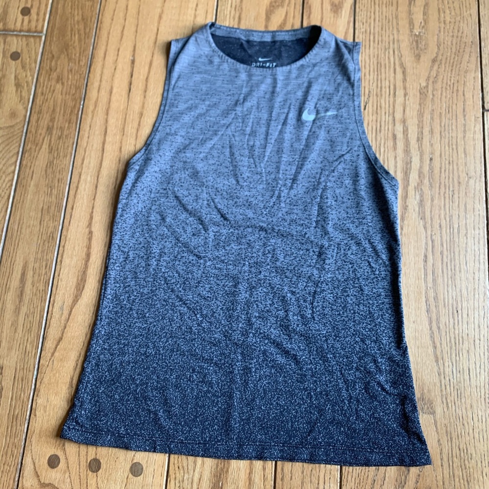 NIKE WOMENS tank top